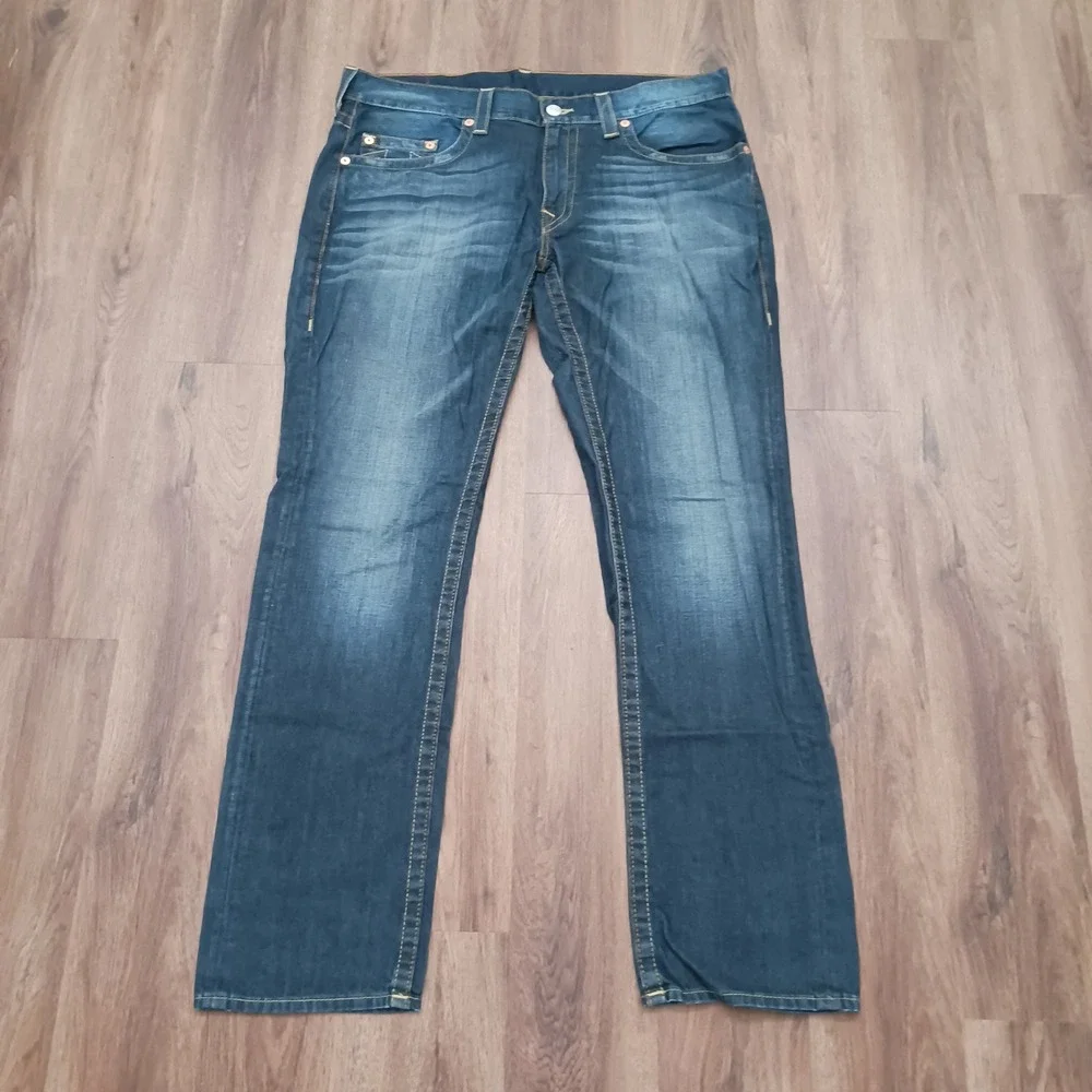 True Religion Mens Slim OM Wheat SN Jeans Dark Wash Blue 38 x 34 MNRJ19OMW